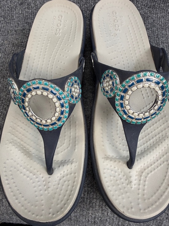 CROCS Sanrah Diamante Sandals Thong Size 9 Navy with Mosaic Design CUTE - Picture 5 of 7